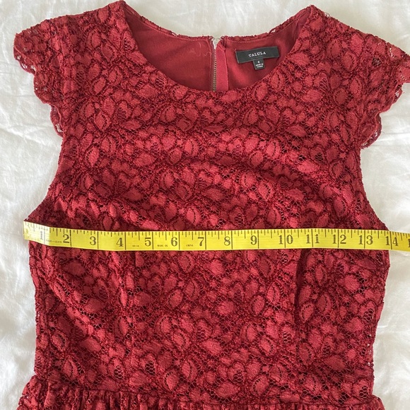 2/$60💛 CLOSET CLEAN OUT: Aritzia lace dress - Picture 8 of 9